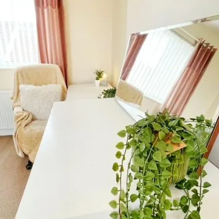 The Perfect Base To Explore Liverpool And Beyond Exterior photo